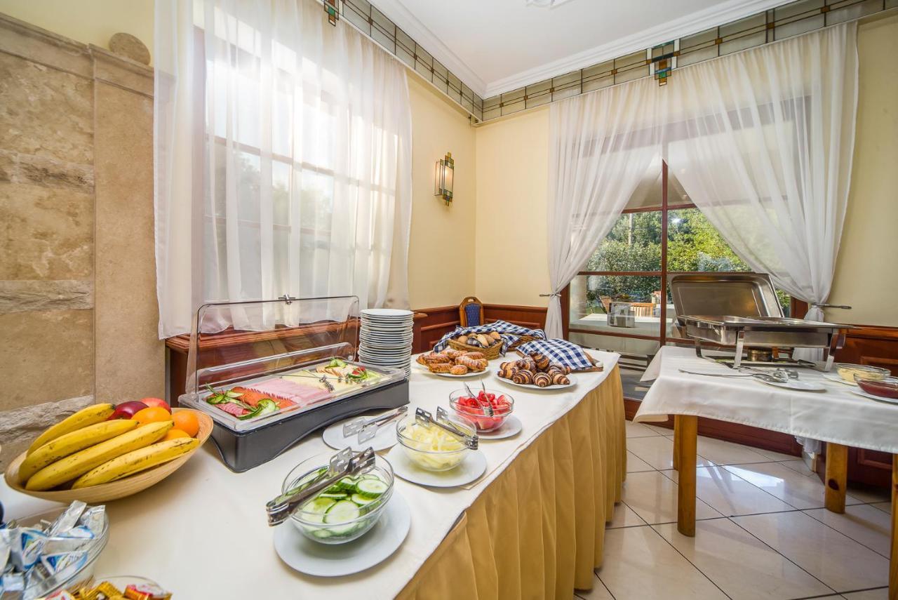 Regia Panzio Bed & Breakfast Halaszi Exterior photo