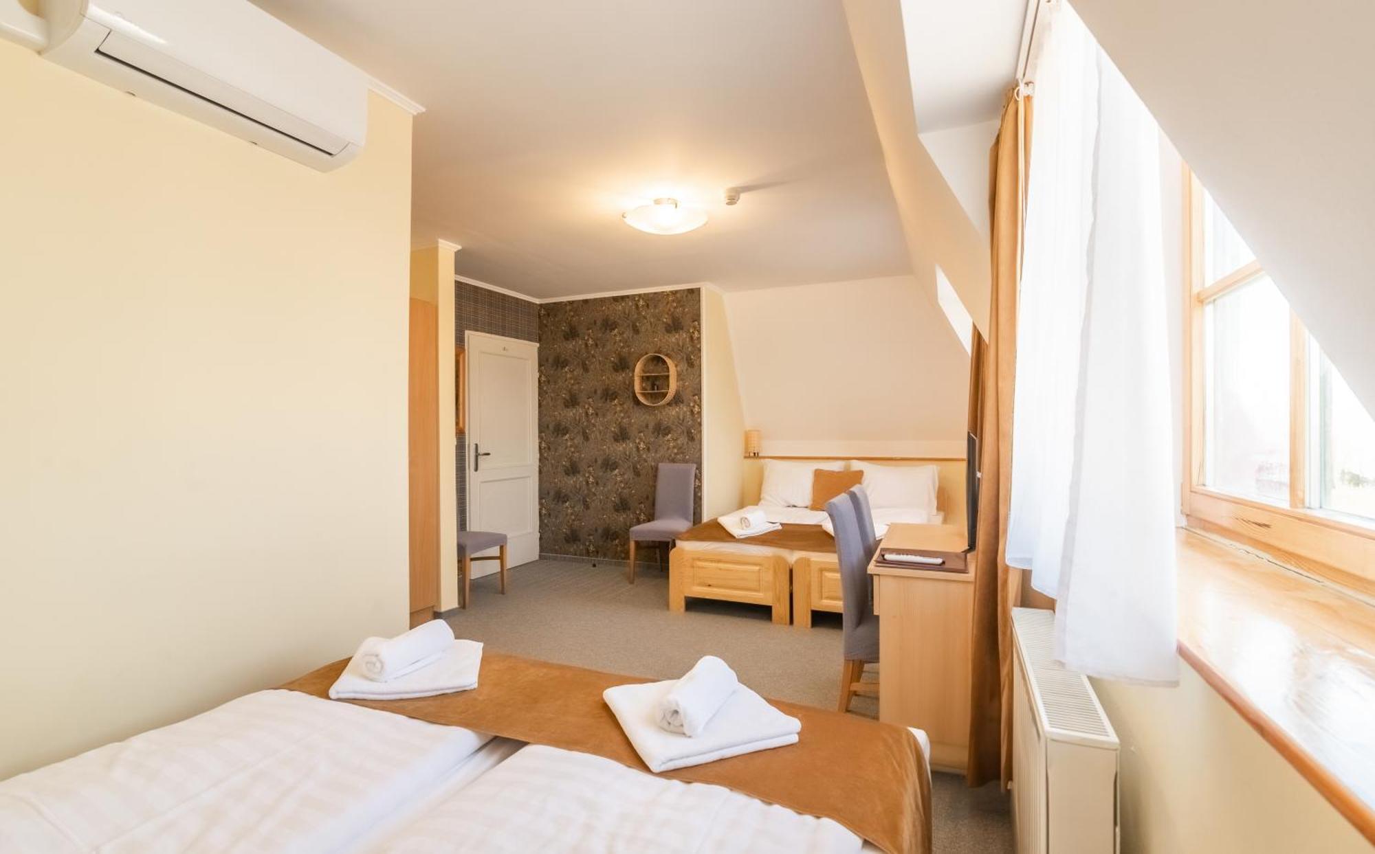 Regia Panzio Bed & Breakfast Halaszi Exterior photo