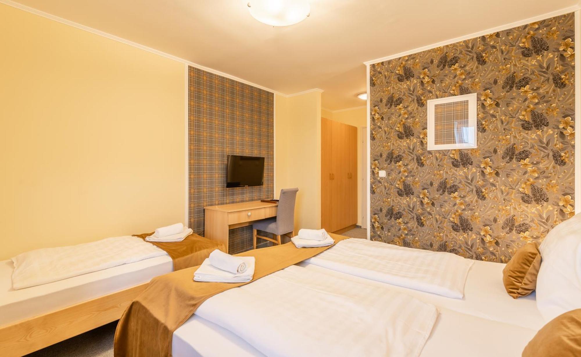Regia Panzio Bed & Breakfast Halaszi Exterior photo