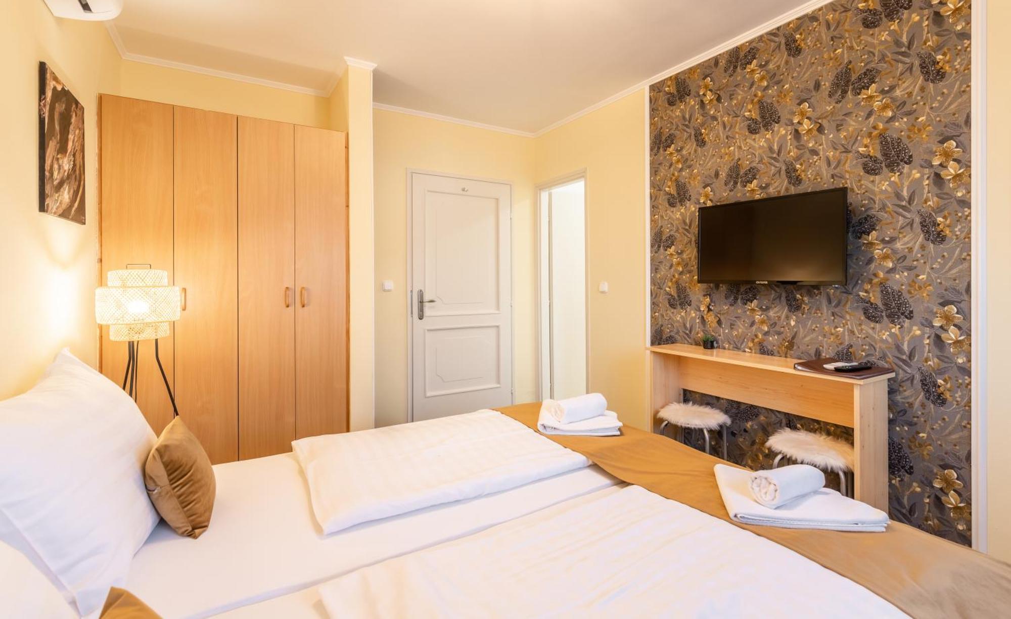 Regia Panzio Bed & Breakfast Halaszi Exterior photo