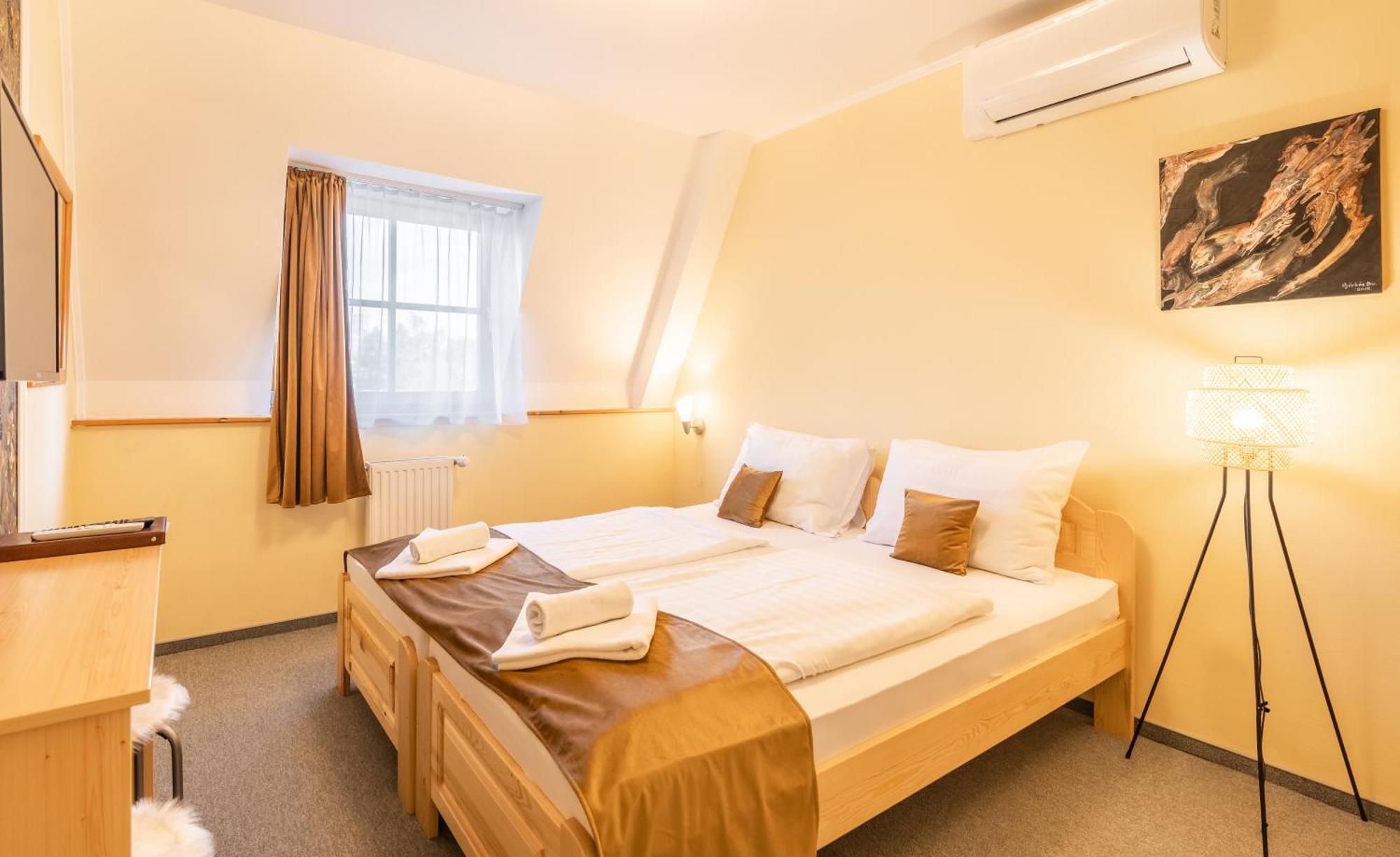 Regia Panzio Bed & Breakfast Halaszi Exterior photo