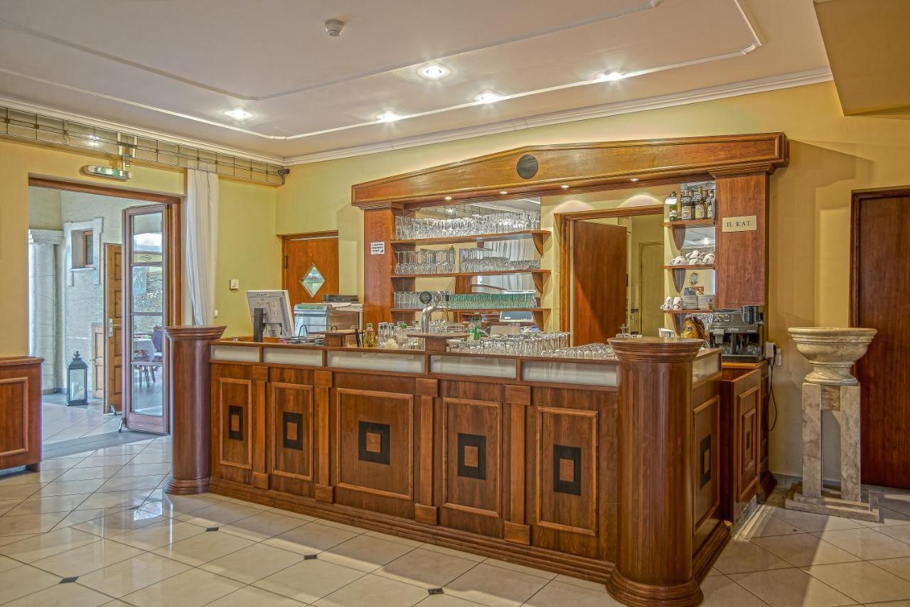 Regia Panzio Bed & Breakfast Halaszi Exterior photo